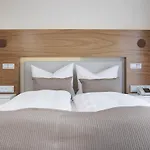 Hotel Kluet *