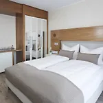 Kluet Hotel Hamelin