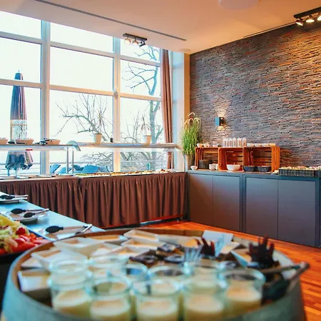 Kluet Hotel *